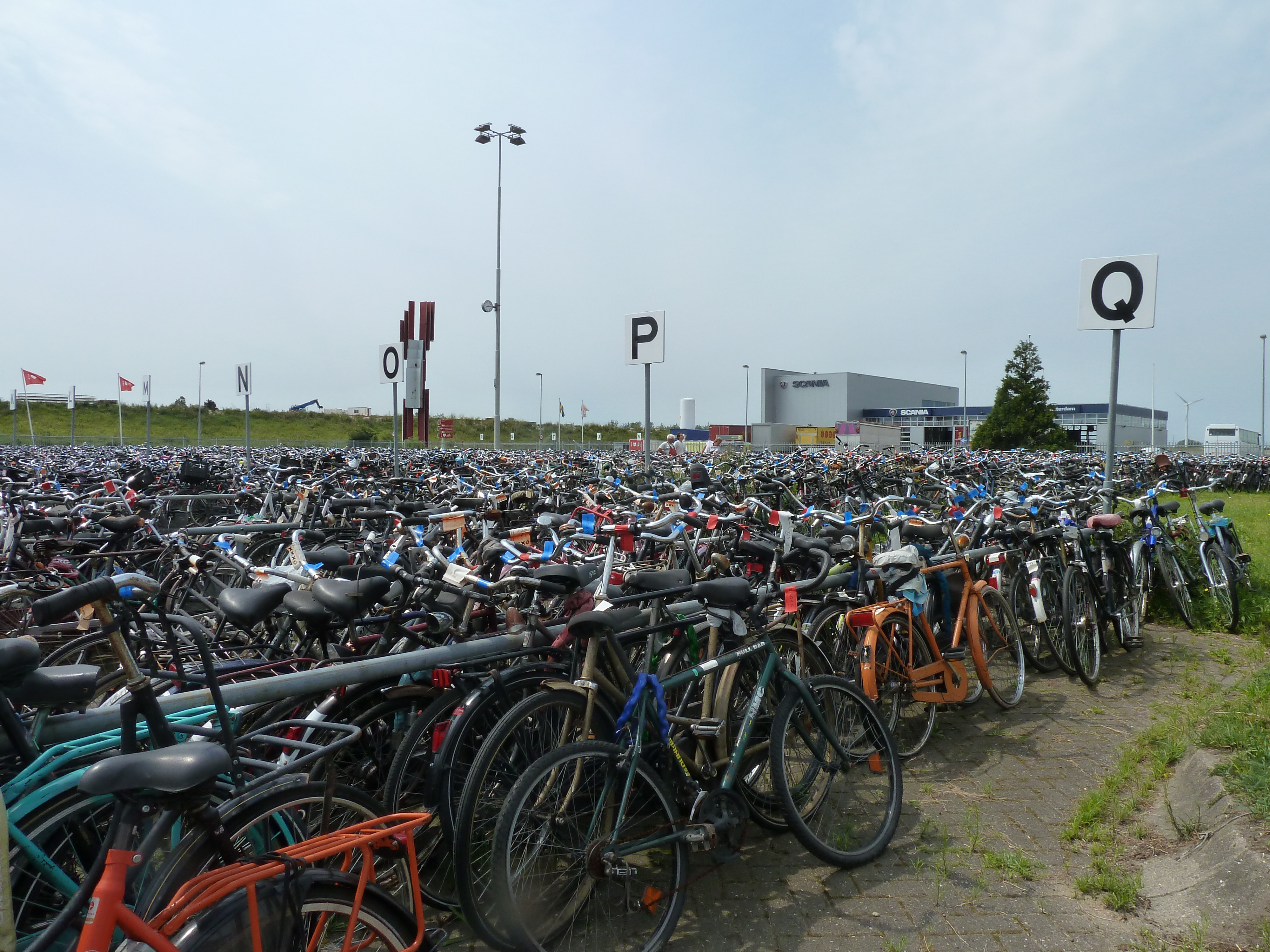 fietsdepot-lots-of-bikes.jpg